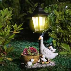 1 Set Solar Lights with Flower Pot Ducks Outdoor Statue, Resin Ducks Figurine, Patio Goose Garden Decorations, Outdoor Lawn Decorations, Flower Pot Great White Goose Family Decorations, Ideal Gift to Garden Sculpture Path Light, Decorative Garden Lights