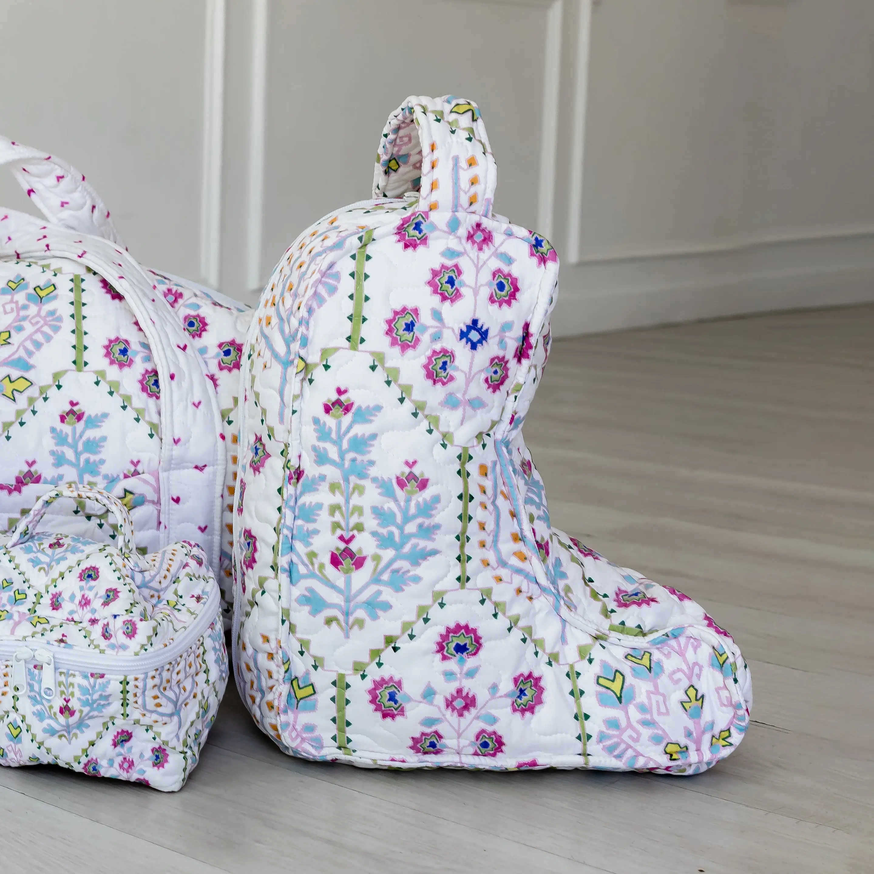 Tavi White Quilted Boot Bag