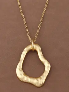 1pc Fashionable Matte Gold Alloy Minimalist Hollow Asymmetrical Pendant Necklace, Boho Hammered Square Pendant Long Chain Statement Necklace For Women's Daily Wear