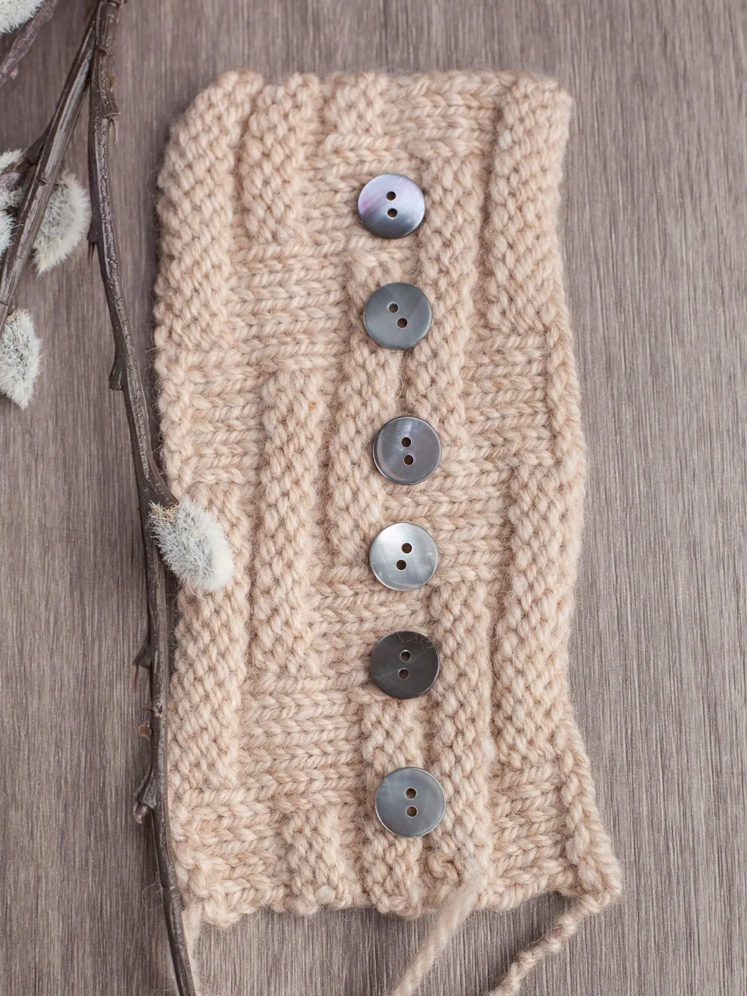 Margit <br/><small>12mm Mother of Pearl Button Set</small>