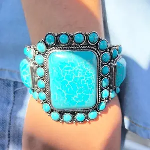 Bohemian Turquoise Bangle Bracelet for Women, Casual Western Style, Alloy with UV-Coated Finish, Turquoise Inlay, Fashion Jewelry Accessory for Daily Wear and Parties, All-Season Accessory(Sheets)