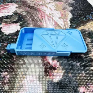 3D Printed Diamond Painting Tray with Letters and Patterns, Durable Plastic Tool, Safe Placement, Ideal for Art Projects, Crafts and Decor