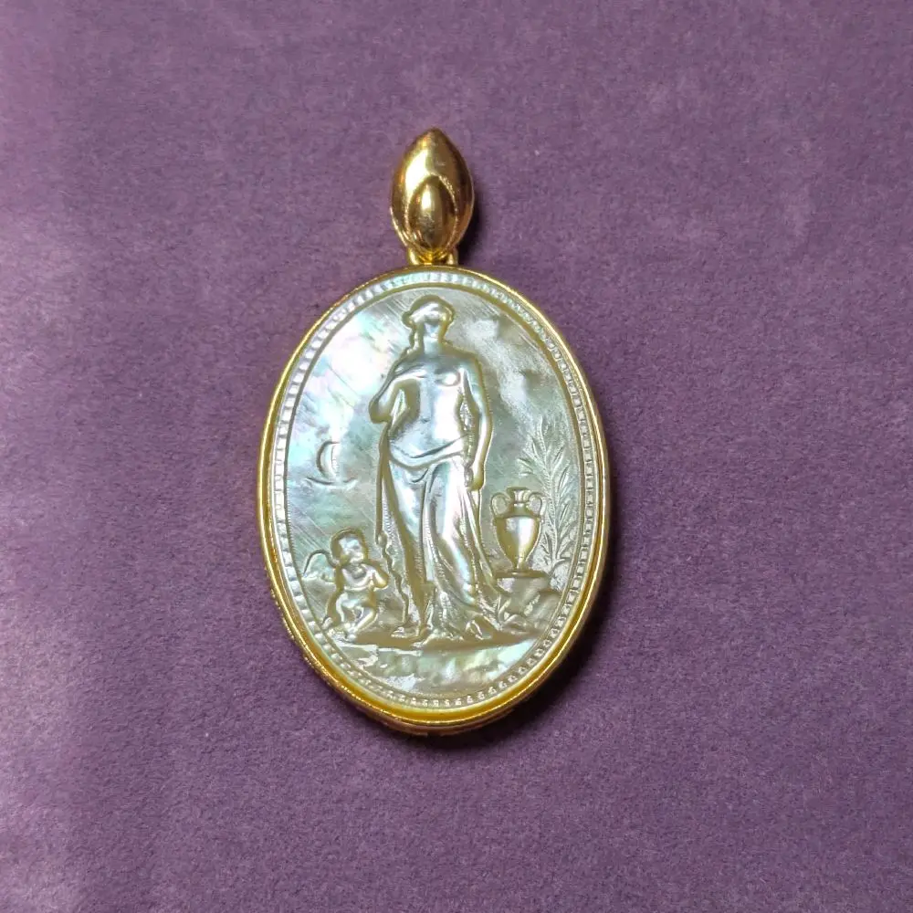 Aphrodite Yellow Mother of Pearl Golden