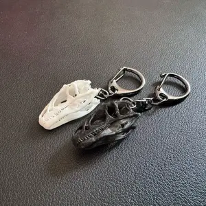 Allosaurus | Resin Keychain Skull Replica - High Paleo Accuracy, Detail, and Durability -  Prehistoric Vibe Accessory for Backpacks & Keys - Gift for Dino Enthusiasts