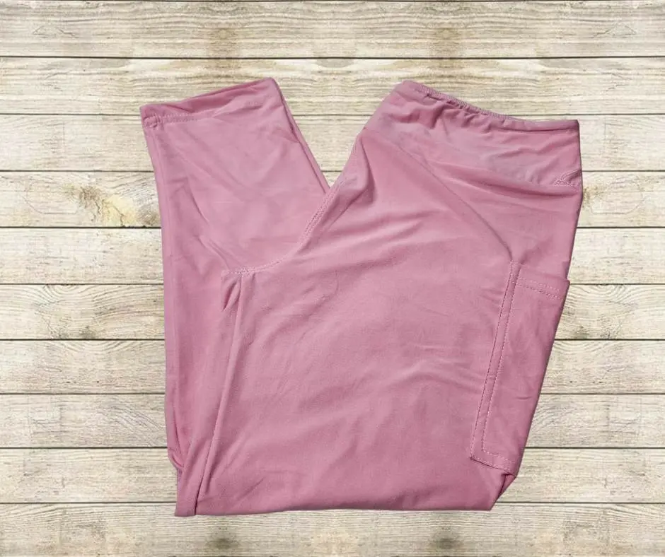 Women's Plus Size TC Capri-Length Leggings with Pockets, Essential Casual Pull-On in Solid Light Blush Pink