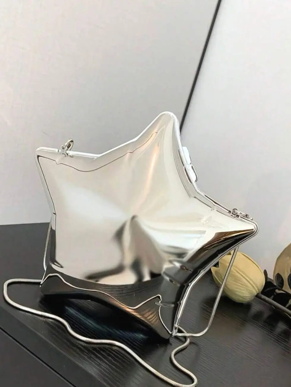 Women's Silver Star-Shaped Shoulder Bag, Shiny Hard Shell Box Clutch with Chain Strap, Unique Festival Party Purse for Concert, Music Festival, Club Night, Date Night & Special Events