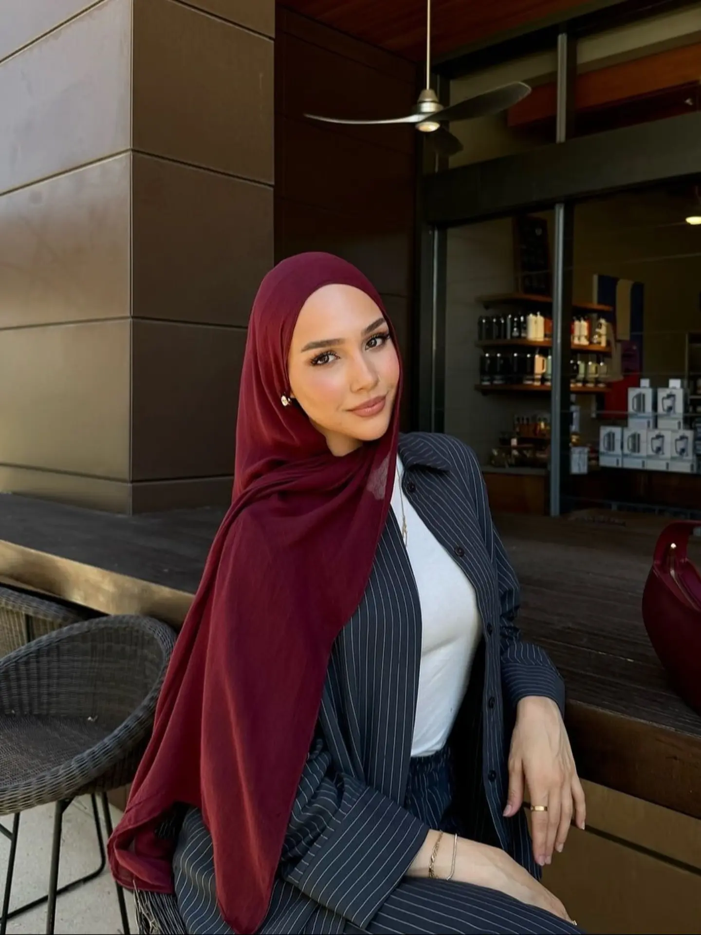 Women's Elegant Fashion Scarf, Pure Color Pearl Chiffon Shawl, Classic Islamic Modesty Hijab for Muslim, Ramadan and Eid, Breathable Headscarf for Daily Use
