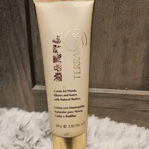 Crema de Mantequillas  se aplica en manos , rodillas y codos. las partes mas secas. Hand lotion, butters. Nails