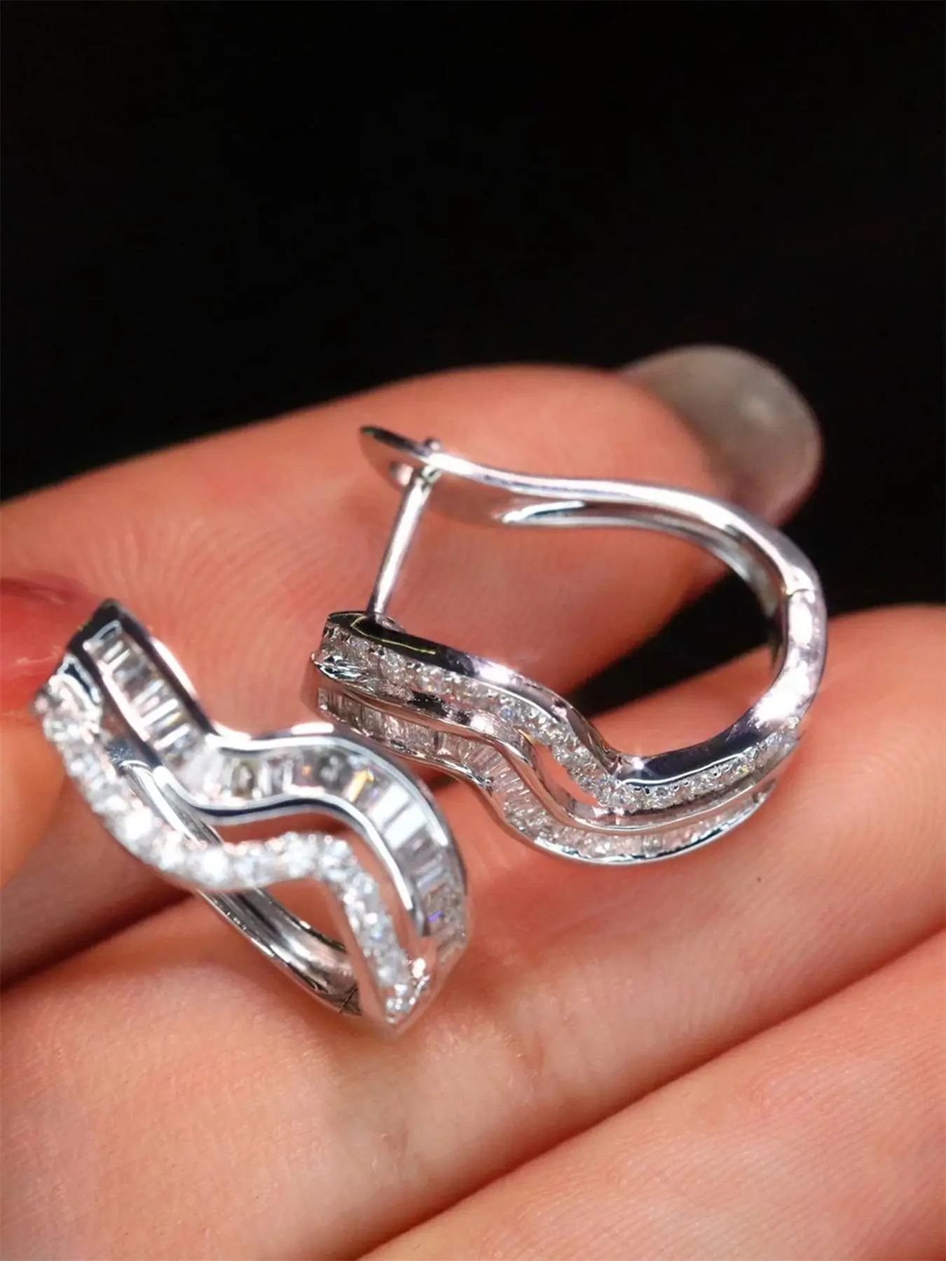 Fashionable Cubic Zirconia Decorated Hoop Earrings, Earrings Hoops, High Quality Shining Earrings, Dainty Fashion Jewelry for Party, Daily Clothing Decor, Trendy All-match & Exquisite Jewelry for Birthday Gift