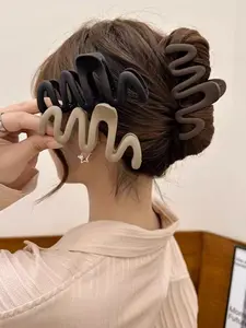 3pcs Simple Matte Large Wave Hair Claw Clips, Wavy Claw, Elegant Versatile Back Head Multilayer Hair Claws for Daily Commute Casual Parties Makeup Washing Updo