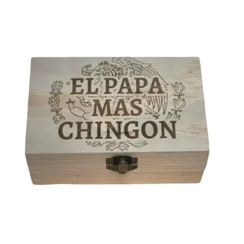 El Papa Mas Chingon Custom Engraved Graphic Shot Glass Set in Wooden Box Durable Drinking Glasses for Father's Day & Special Occasions Stylish Drinkware Gift Perfect for Birthdays Anniversaries and Retirements