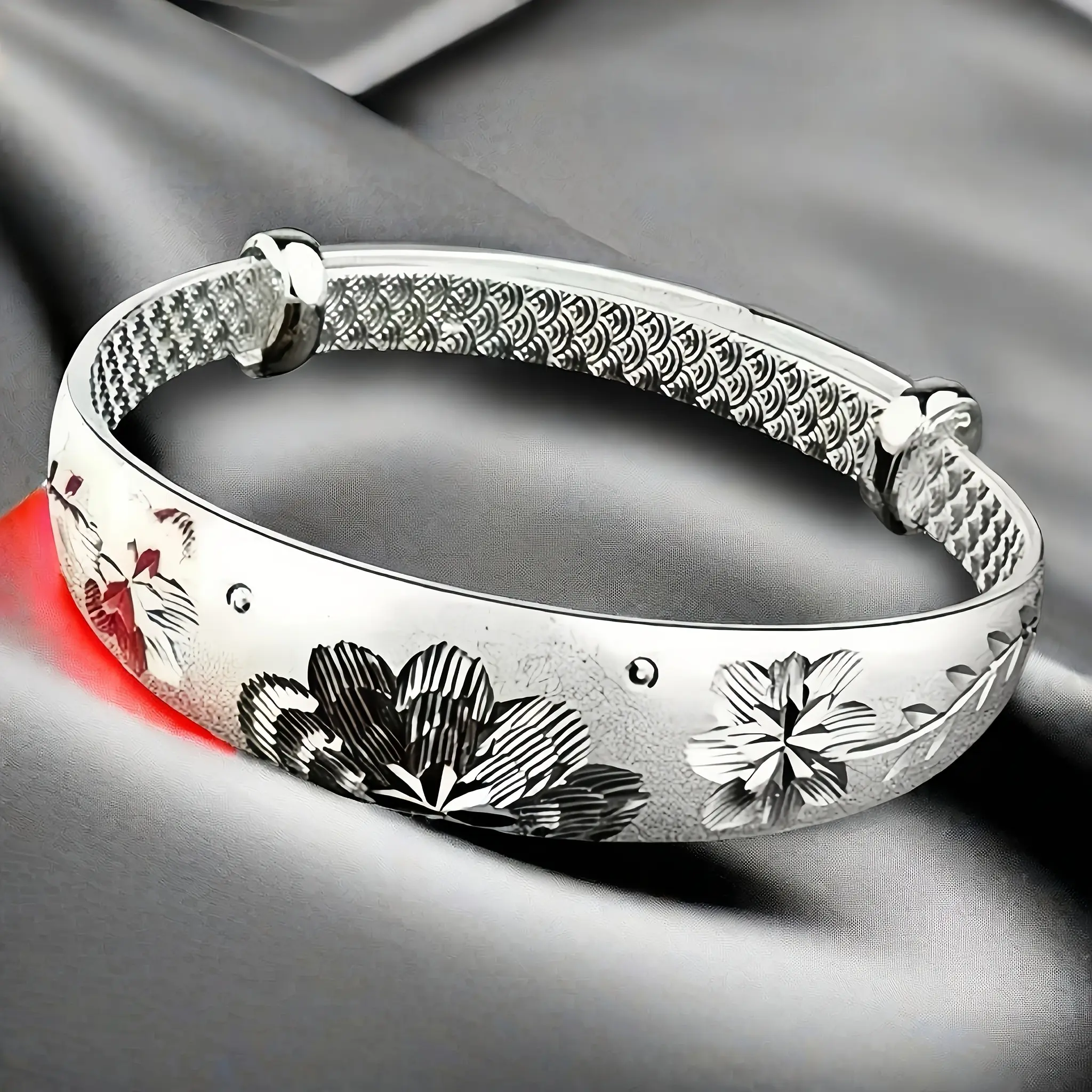 925 Pure Silver Bracelet, a Push-pull Bracelet for Women. The Style of the Mother Can Be Freely Adjusted. It Is a Festival Gift for the Mother