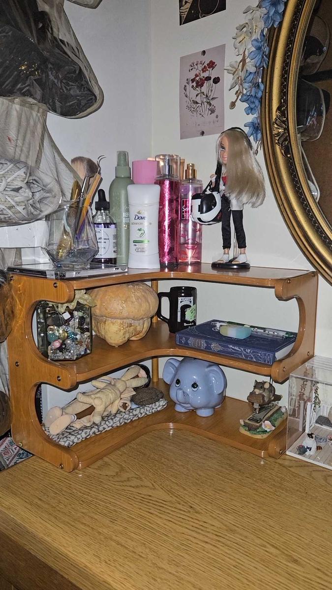 Item: Brown, 3rd floor