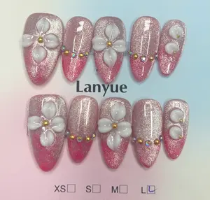 Lili(8400)gc.30$15pc With randomness, different styles and combinations  (If you need a specific type, you can make a note or come live choose )