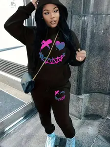 [Plus Size] Heart Print Pocket Long Sleeve Hoodie & Drawstring Waist Sweatpants Set, Casual Fashion Cozy Two-piece Outfits for Daily Outdoor Wear, Women Clothing for Fall & Winter, Womenswear