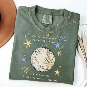 Comfort Colors Astronaut Graphic Tee, Vintage Space Explorer TShirt, Cosmic Adventure Gift for Space Lovers