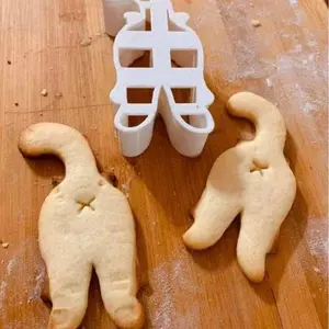 Funny Cat Butt Cookie Cutter – Purr-fect Gift for Cat Lovers & Bakers!