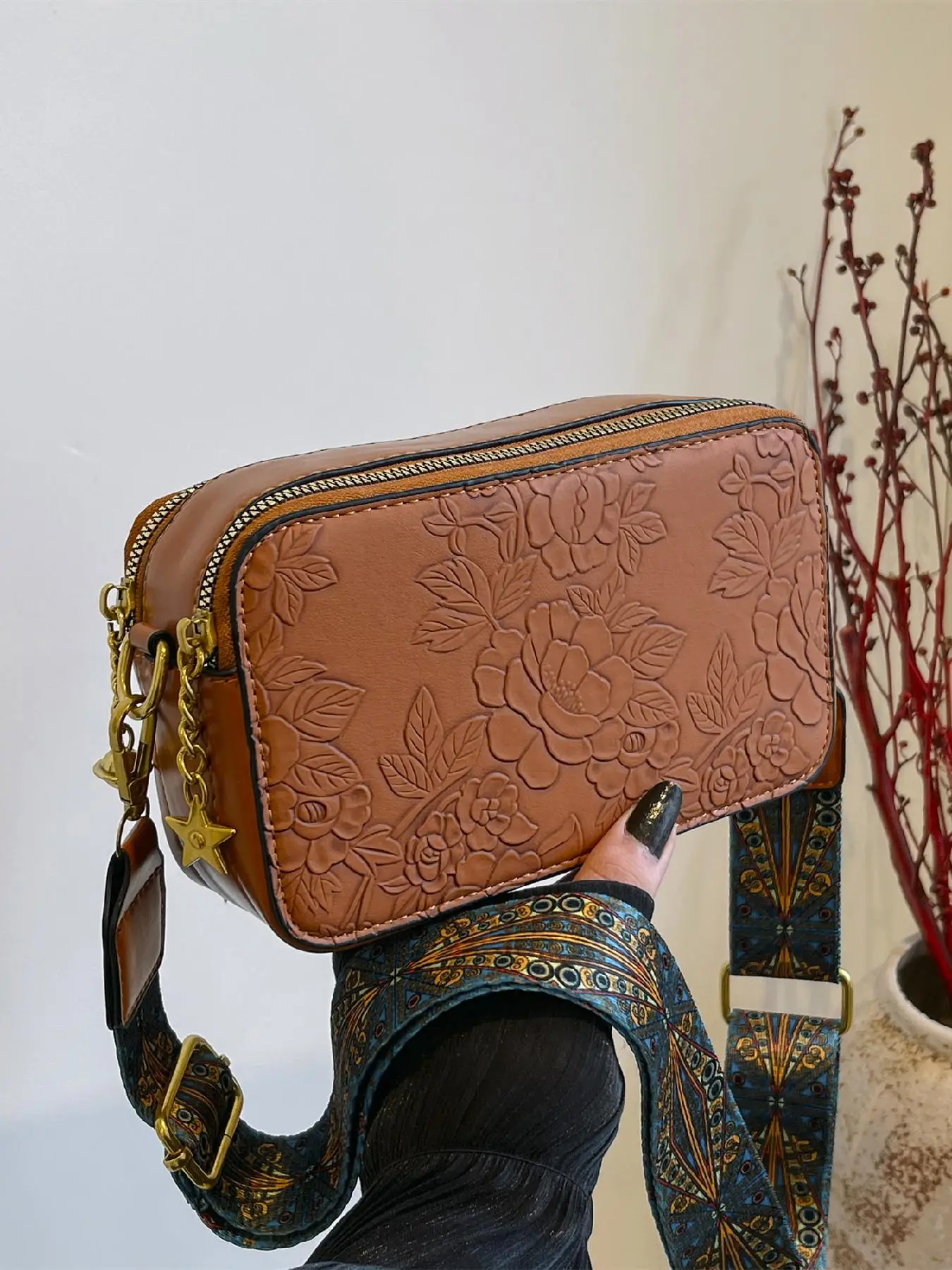 Women's Fashion Retro Floral Embossed Crossbody Bag, Casual Pu Leather Star Decor Zipper Shoulder Bag, Trendy Versatile High-quality Daily Commuting B