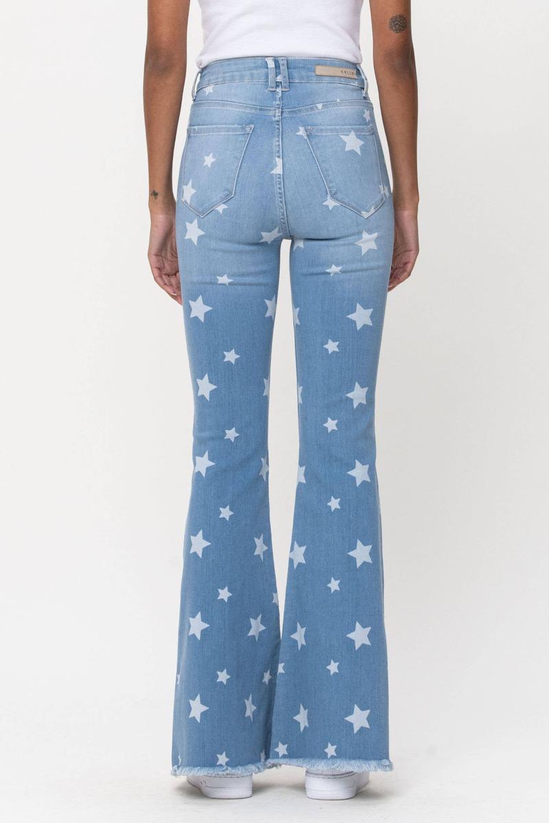 Women's Mid-rise Slim-fit Jeans With All-over Star Print. Flared Legs With Frayed Hem Design. Patch Pockets At The Front And Back. Crafted From Stretch Denim, Suitable For All Seasons And Various Occasions.