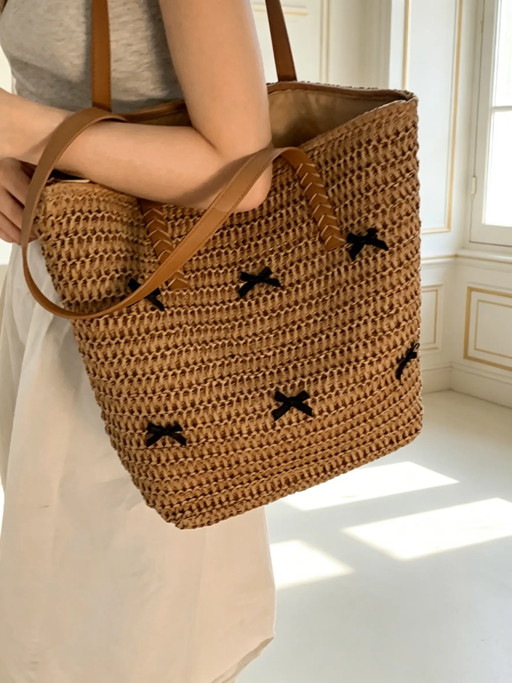 Women's 2026 New Summer Fashion Large-Capacity Woven Straw Backpack with Bow, Holiday-Style Gym & Outdoor Shoulder Tote Bag