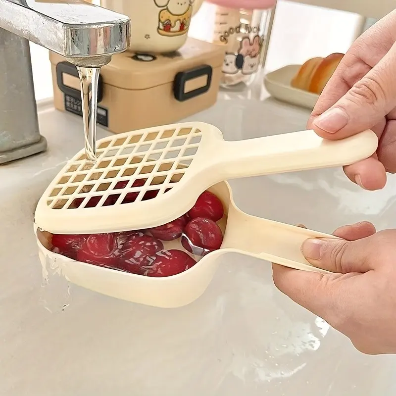 Easy Clean Mini Fruit Drainer Basket with Handle, Durable Plastic Kitchen Filter, Perfect for Cherries and Blueberries, Kitchen Fruit Rack, Utensils, Plastic Colander, Fruit Strainer, Strainers for Kitchen