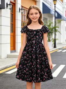 Girls' Summer 2026 New Fashion French Style Floral Vacation Dress, Short Sleeve A-Line Dress, Elegant Slim-Fitting Moiré Pattern