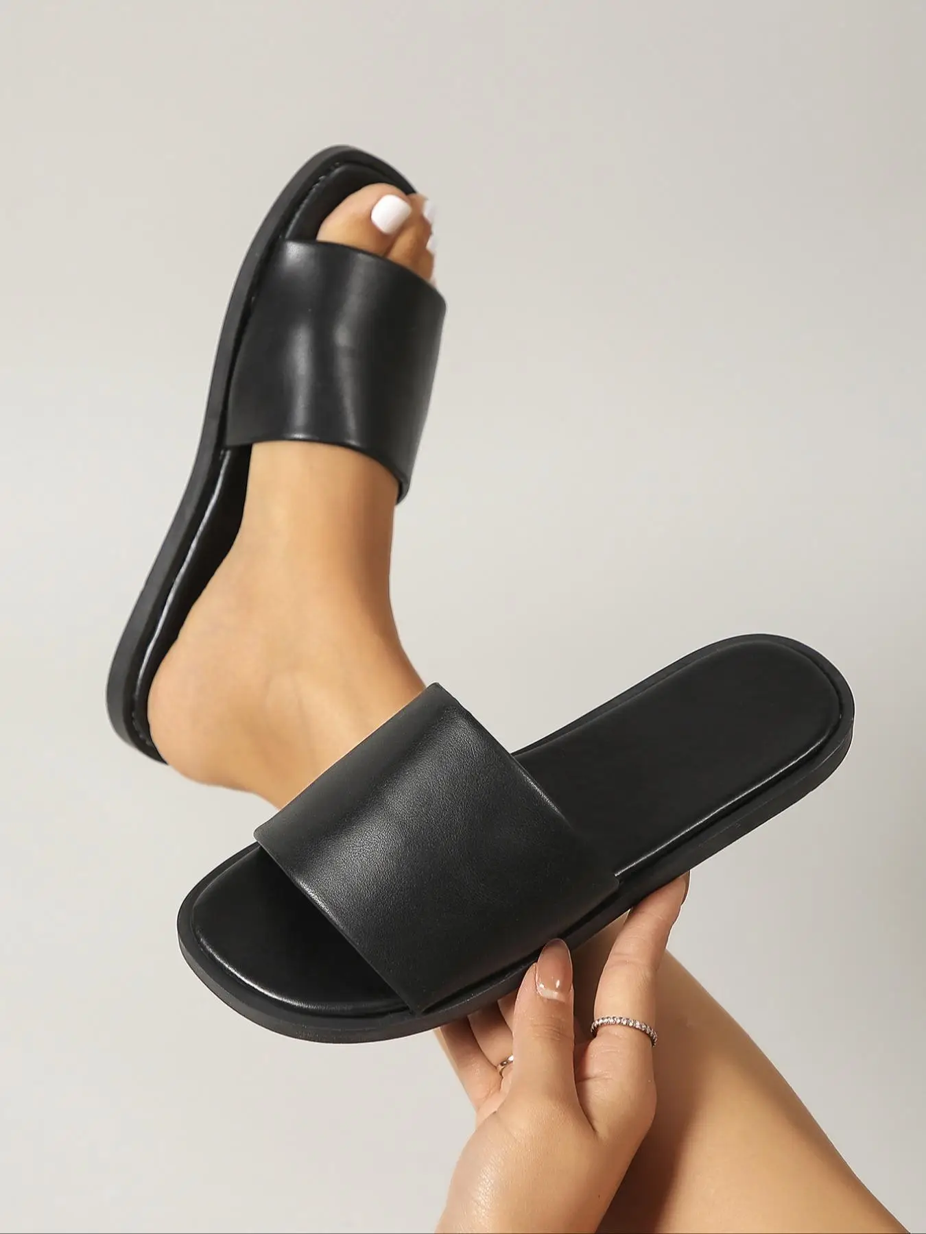 Women's Simple Style Plain Color Slides Sandals, Casual Comfortable Non-slip Flat Sandals, Fashionable Shoes for Summer Beach Vacation