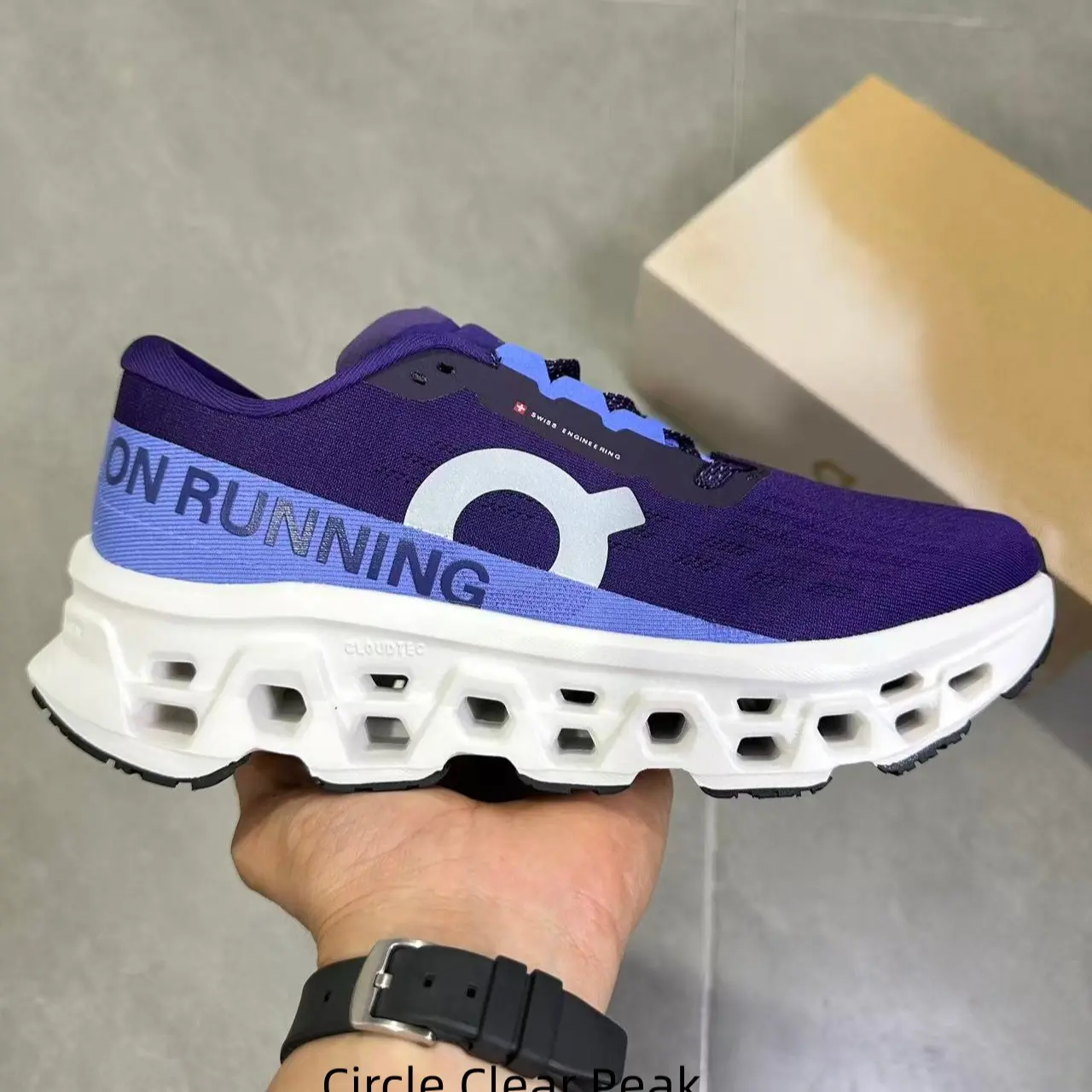 Minimalist Sporty Sneakers - Comfortable Walking Shoes for Travel and Daily Life