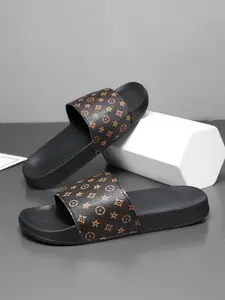 Men's Summer Sandals, New Trendy Soft Sole Anti-Slip Anti-Odor Beach Sports Flip Flops, Outdoor Wear, Comfortable and Stylish