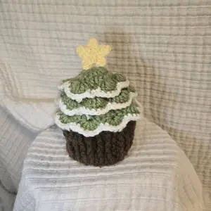 Hand Crocheted Christmas Tree Jewelry Catch-All Tray with Festive Green and Brown Layers and Star Topper