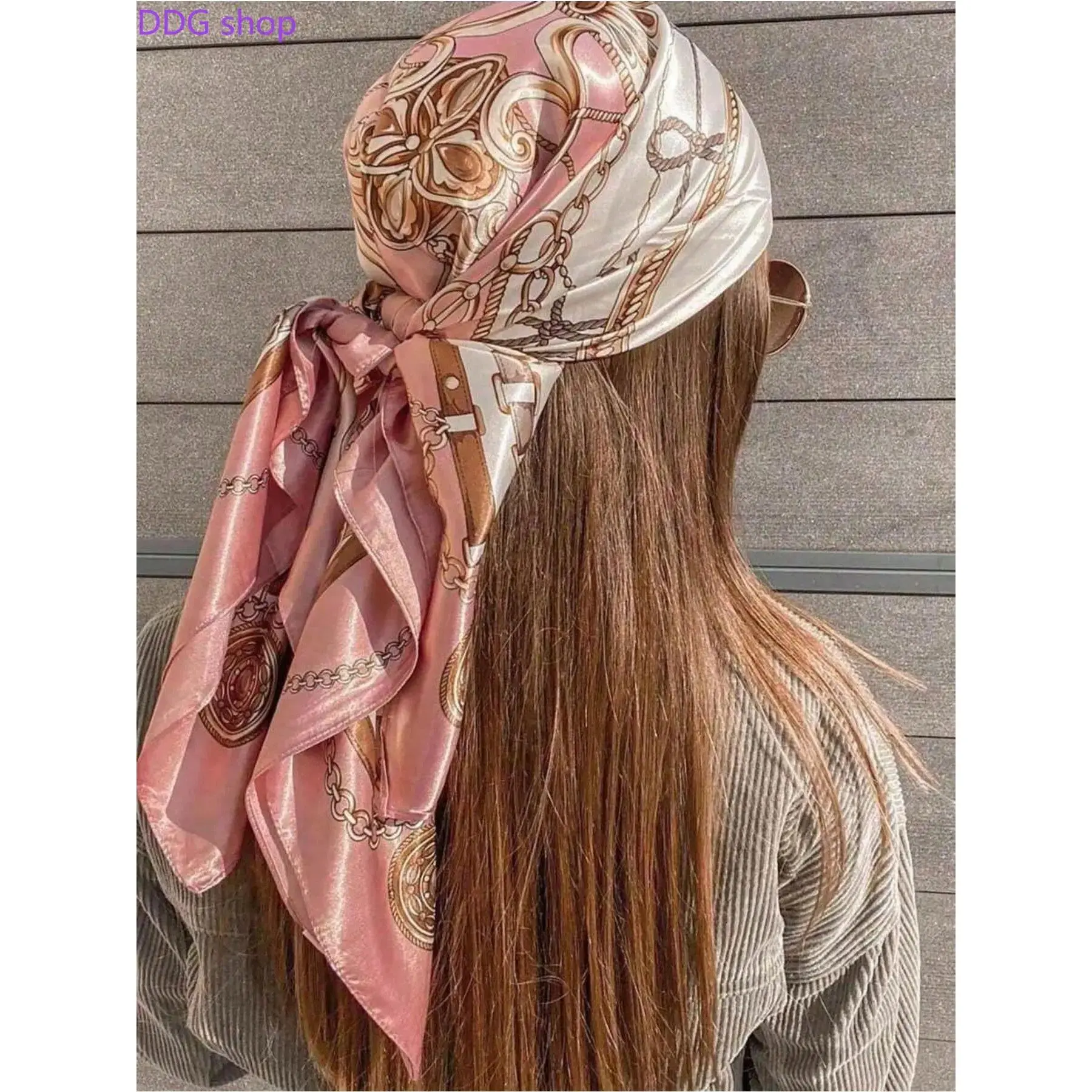 Women's Pink Satin Chain Print Square Bandana Sports Headband, Lightweight Boho Style Accessory, Versatile Neck Wrap for Daily Casual Vacation Styling, Bandana Sports Headbands