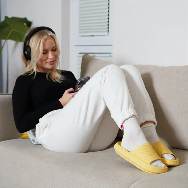 Unisex Cloud Slide Sandals – Soft EVA Foam Cushion Slippers, Lightweight Non-Slip Shower Slides for Women & Men, Indoor & Outdoor Comfort
