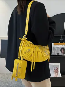 New Women's Underarm Bag, Folded Crescent Moon Design, Single Shoulder Bag, Versatile Shoulder Bag, Vintage Rivet Motorcycle Bag, Fashion Bags, Fashionable and Stylish