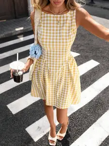 2026 Summer Women's Plaid Print Halter Dress, Sleeveless Round Neck, High Waist Flowy A-Line Mini Dress, French Style Chic, Perfect for Women