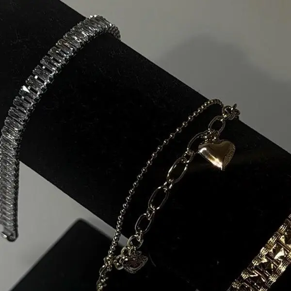Heart dangle bracelet