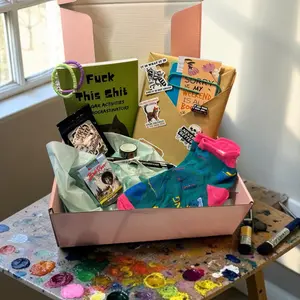 Sunshine & Sass Blind Date with a Book Collectible Entertainment Package, Surprise Gifts for Gifting Occasions