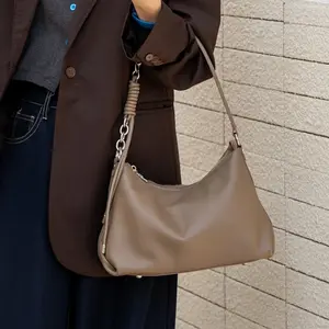 Top-layer cowhide natural texture new women's bag, shoulder and crossbody bag, simple women's bag, versatile for commuting, underarm bag