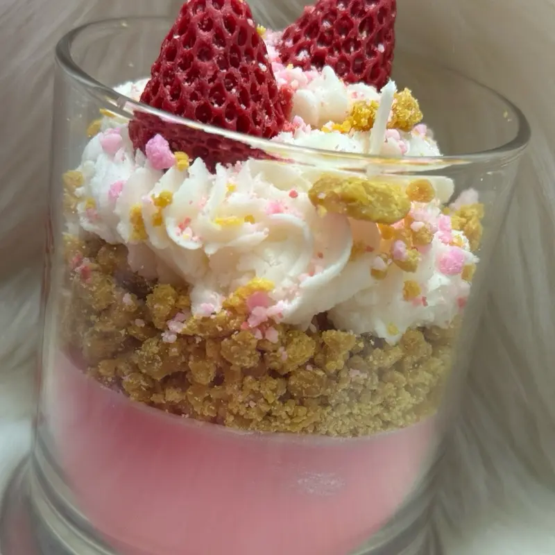 Kativa Essence Scented Strawberry Shortcake Dessert Candle Sweet Edible Wax Handmade Craftsmanship in Clear Glass Container with Wax Melts Strawberries Decor