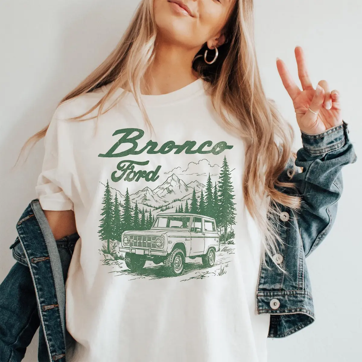 Vintage Ford Bronco T-Shirt, Classic Mountain Forest Graphic Tee, Retro Adventure Nature Lover Shirt, Outdoorsy Unisex Comfort Top for Car Enthusiasts, Camping Hiking Tee, Trendy Aesthetic Gift