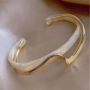 Men’s Luxury Double-Layer Bracelet with Shell Detail – Modern Asymmetrical Style, Perfect for Travel, Dates & Romantic Gift