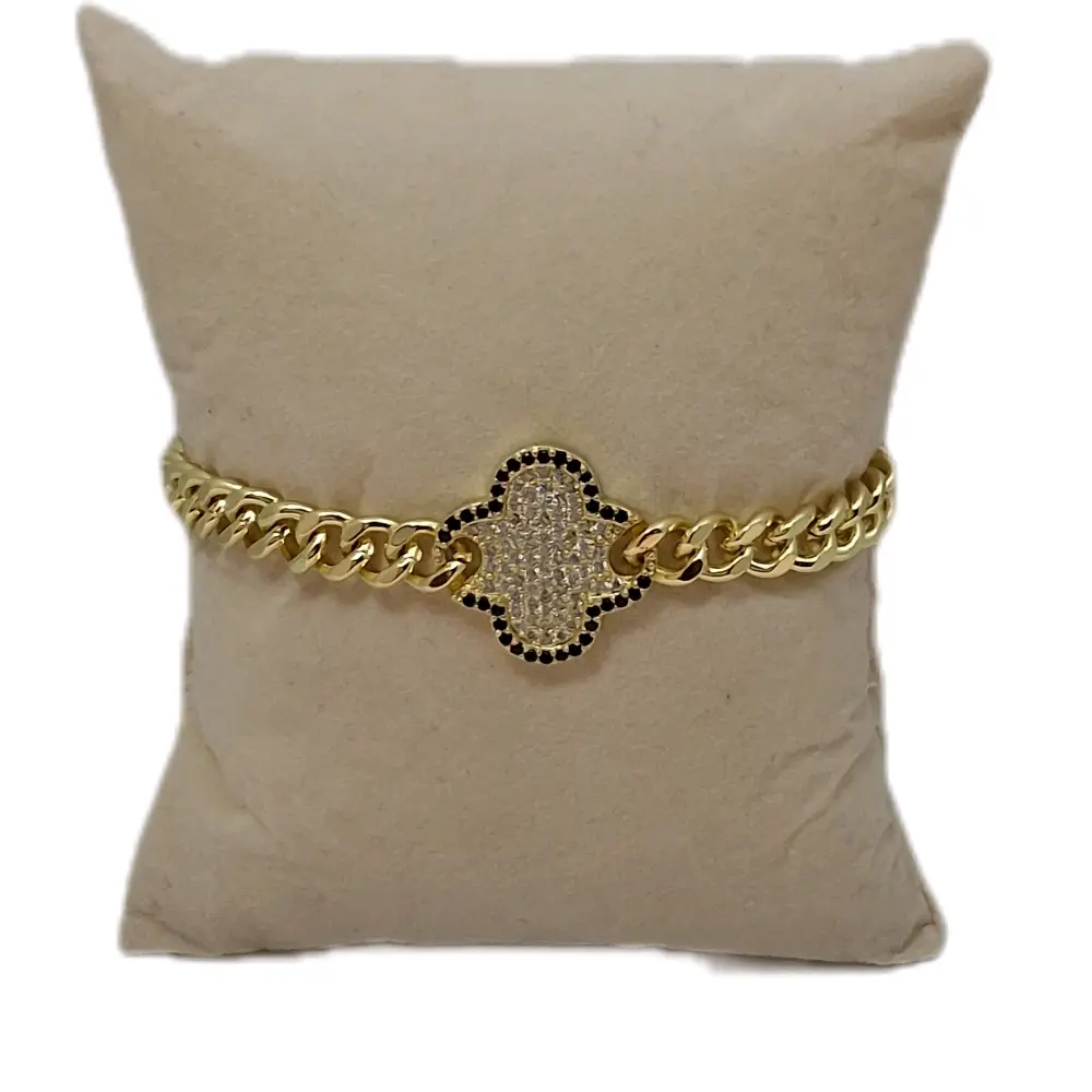 14k gold plated clover bracelet fits 7 in