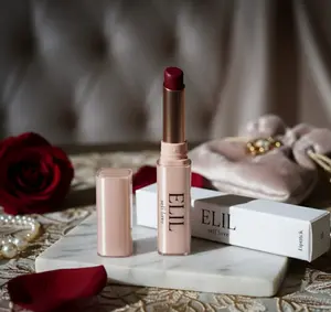ELIL Moisturizing Lipstick Infused with Hydrating Botanicals for Creamy Nourishing Glide Subtle Satin Sheen 3.8g Gloss Lipgloss Hydrate & Moisturize Lip Makeup Gentle & Smooth Daily Use