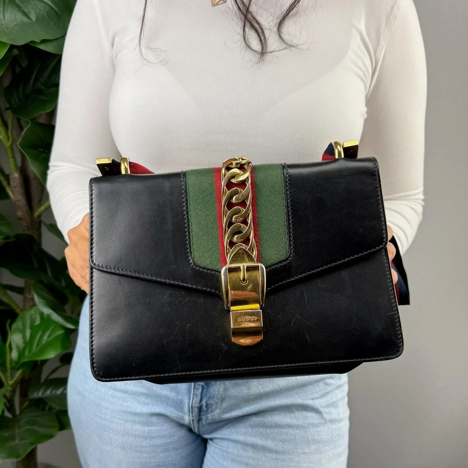 Pre-owned Leather Shoulder bags Authentic Gucci Sylvie Small Shoulder Bag Black Leather