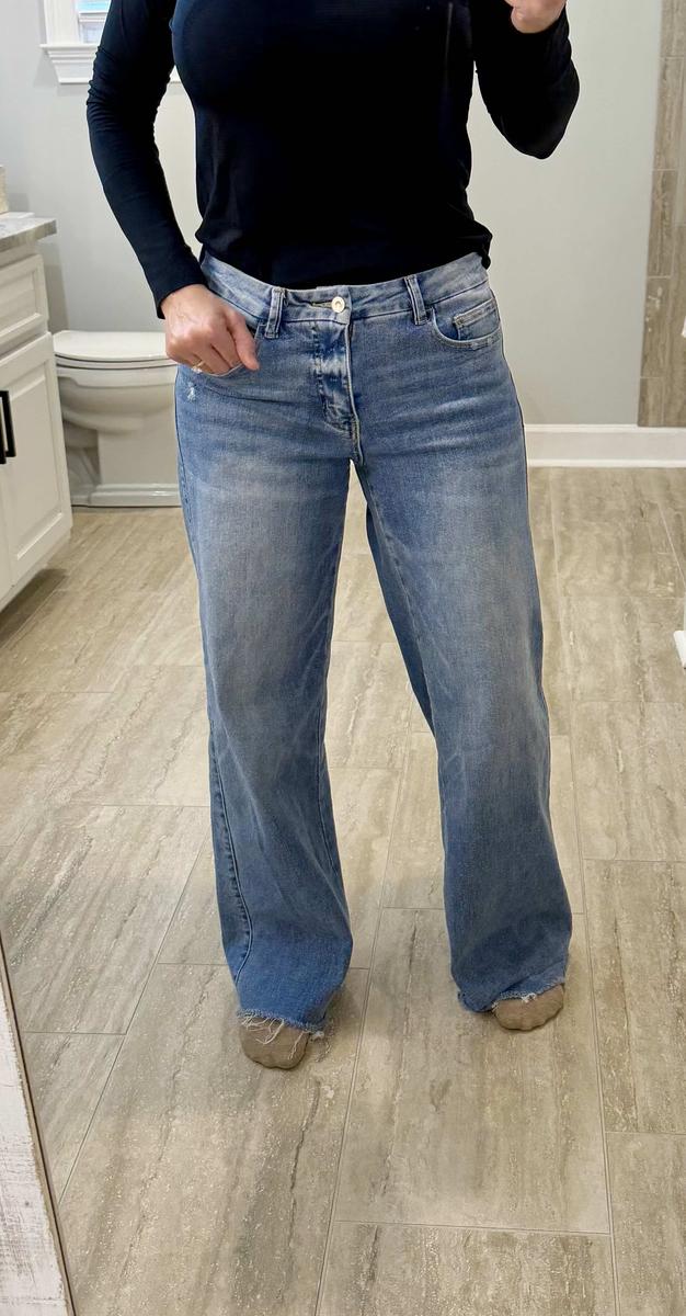 Item: Mid Waisted Mediun Blue, 27