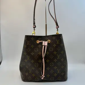 Pre-owned Louis Vuitton NéoNoé MM Bucket Bag, Monogram Canvas with Pink Leather Drawstring & Gold Hardware