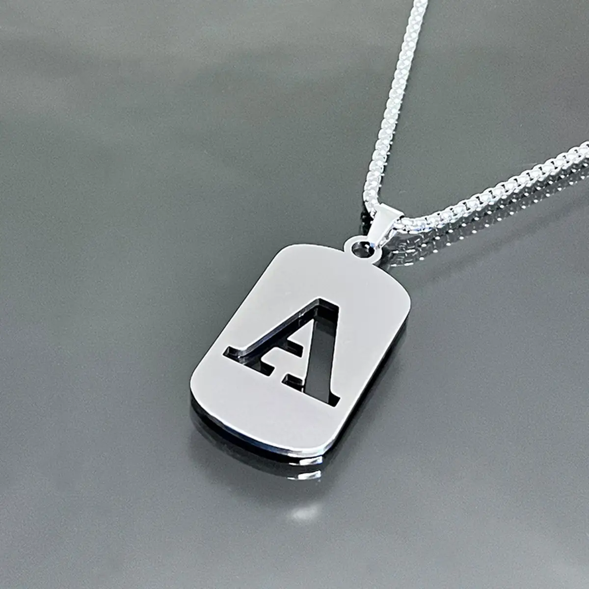[The first choice of gift] 26 letter necklace hollow pendant men and women's jewelry simple and versatile niche design trendy hip-hop necklace Jewelle