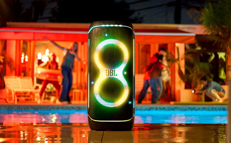 JBL PartyBox 720, Loudest battery-powered JBL party speaker with superior JBL Pro Sound and a futuristic lightshow