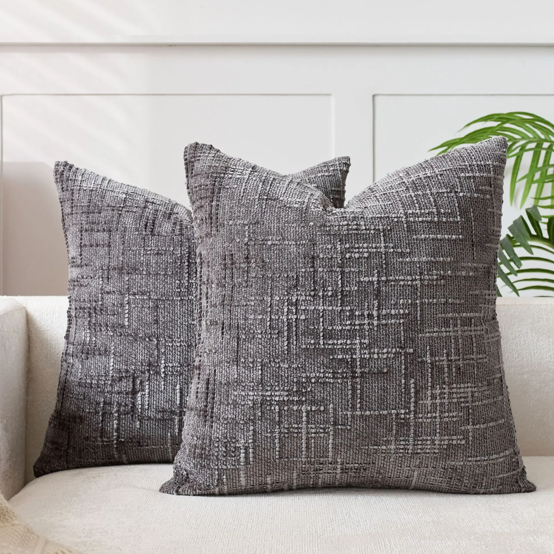 Deep Gray Chenille Throw Pillow, Chunky Interlaced Texture, 3D Woven Skin-Friendly Fabric, Wear-Resistant Non-Pilling Home Decor for Premium Ambiance