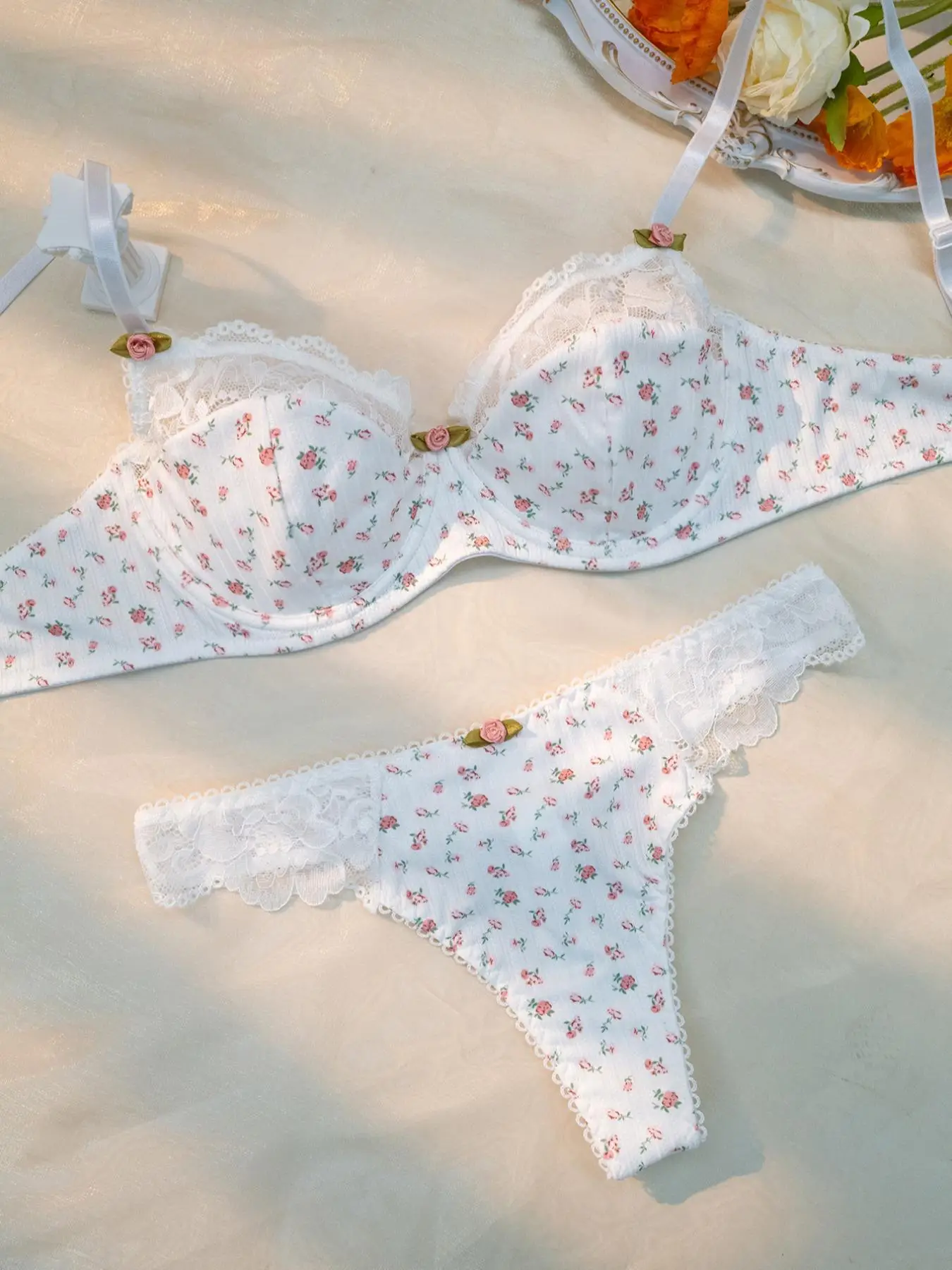 Women's Ditsy Floral Print Contrast Lace Bra & Panty Set, Floral Decor Adjustable Strap Bra & Knicker, Summer Clothes Women, Ladies Lingerie Set