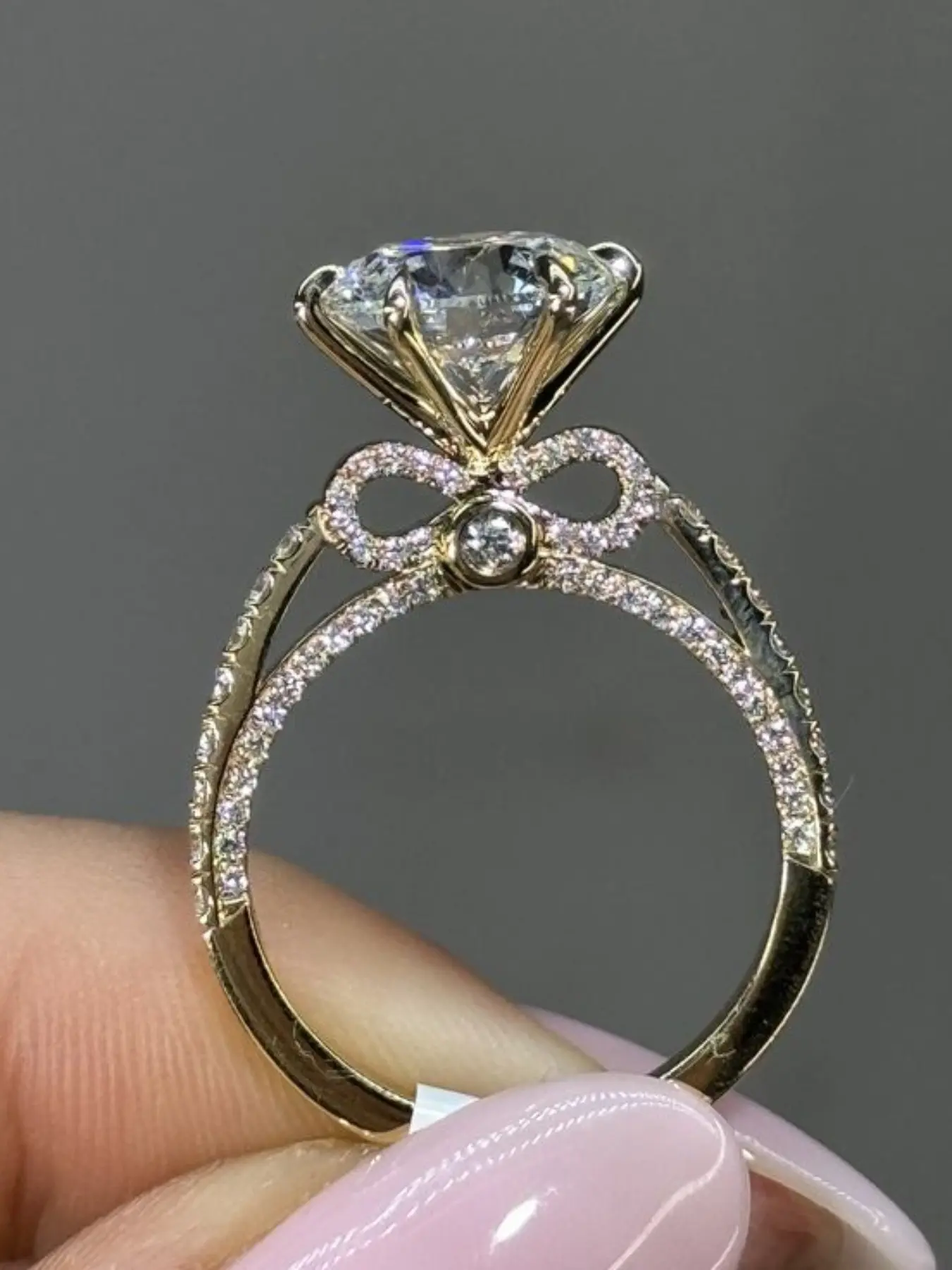 Women's Fashion Statement Ring with Sparkling Zircon Inlay Bow Decoration, Elegant Zinc Alloy Engagement Wedding Jewelry for All Seasons, Perfect Gift for Wife Girlfriend Mother, Zircon Inlaid, Beautiful Rings